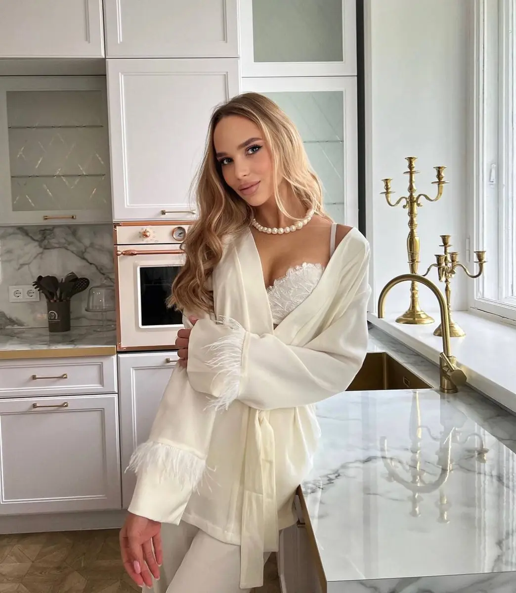 Аленка эскорт в городе Москва