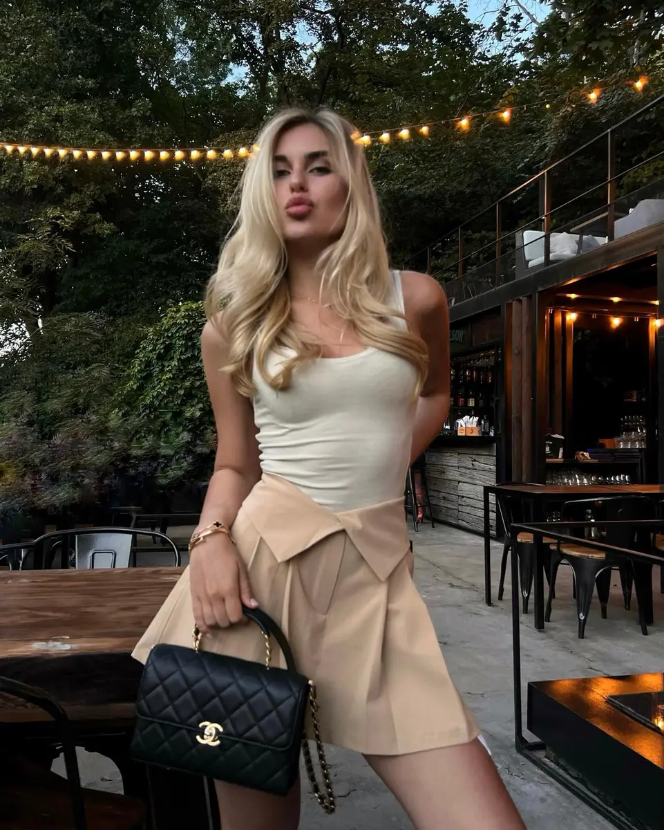 Кортни эскорт в городе Москва