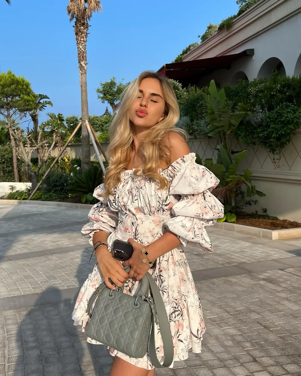 Кортни эскорт в городе Москва