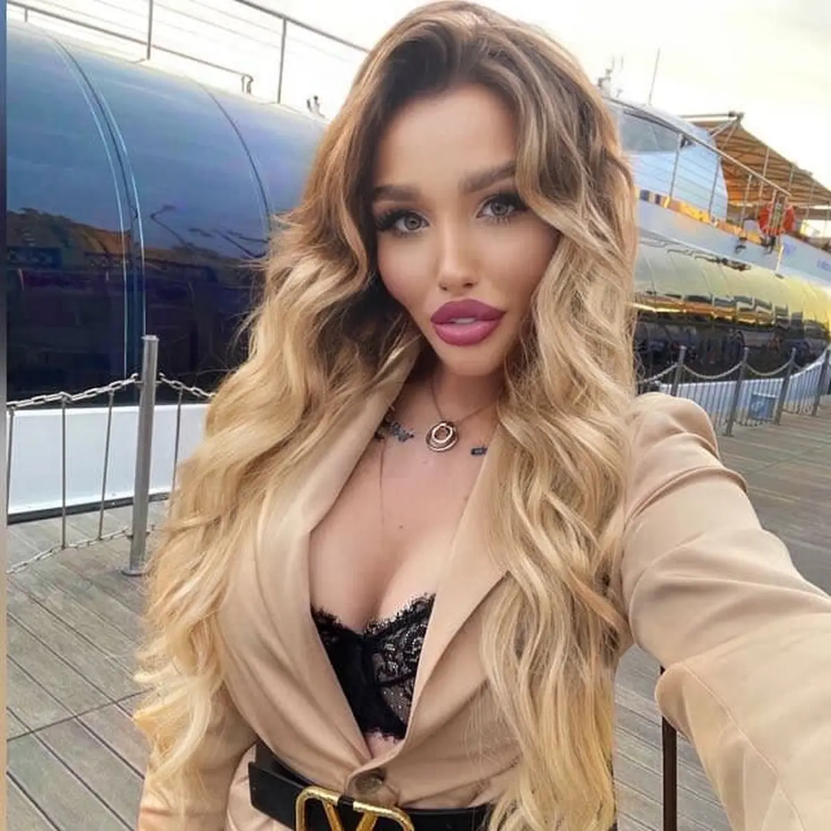 Карди Топ эскорт в городе Москва