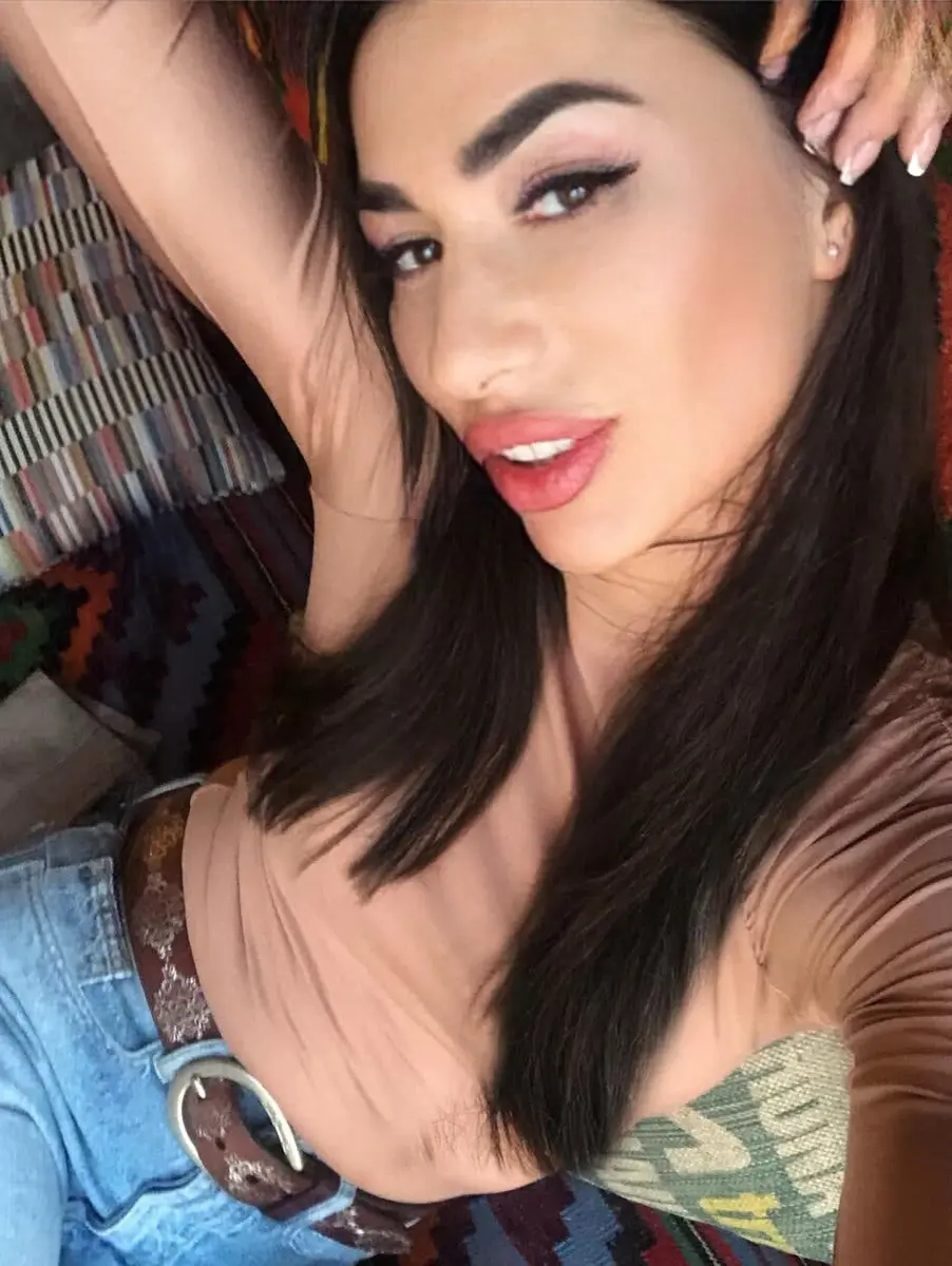 Медельин эскорт в городе Москва