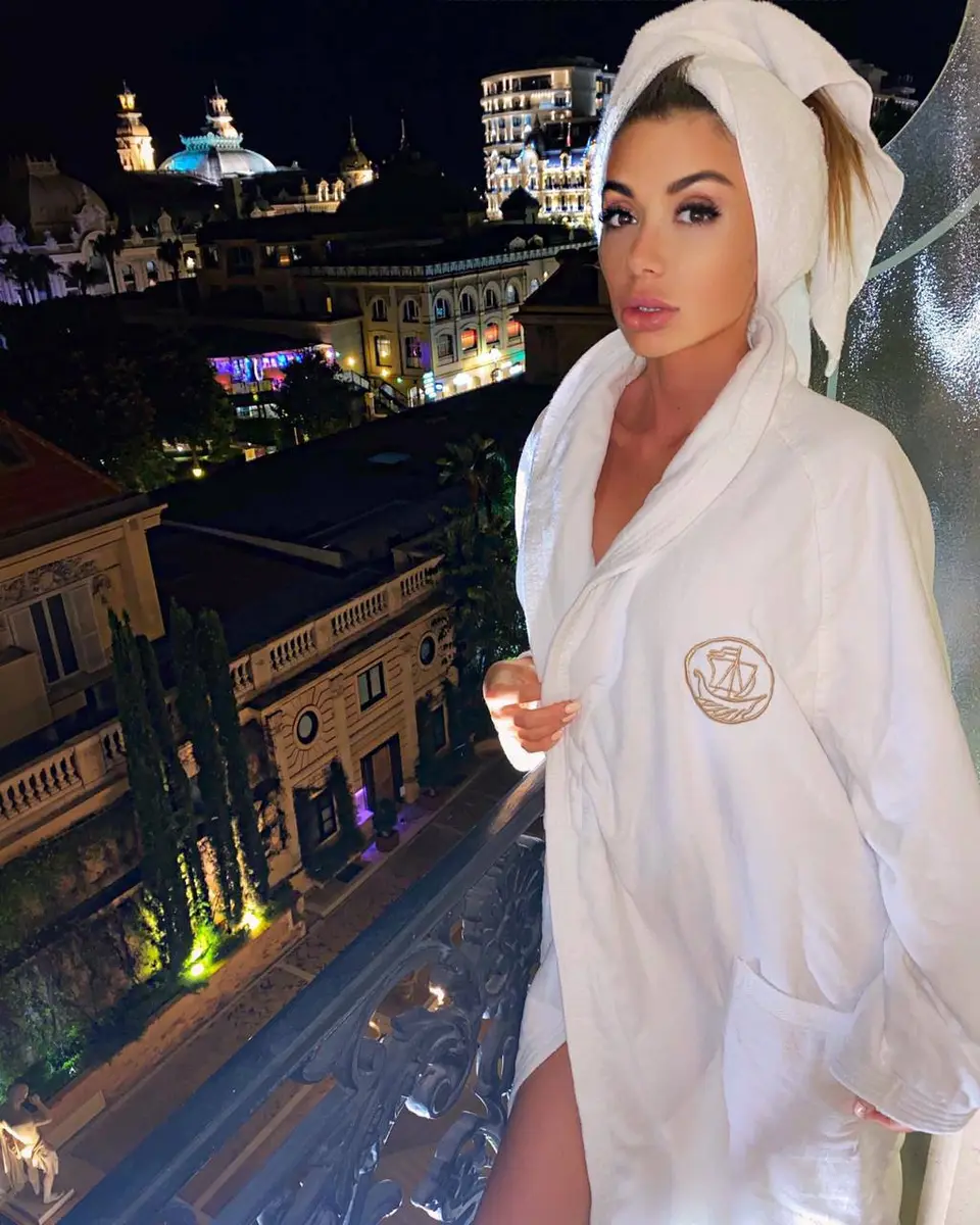 Мелани эскорт в городе Москва