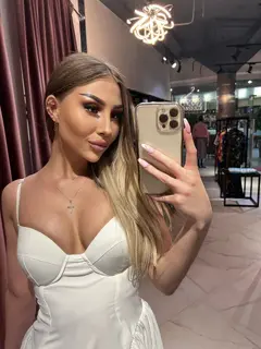 Милана эскорт в городе Москва