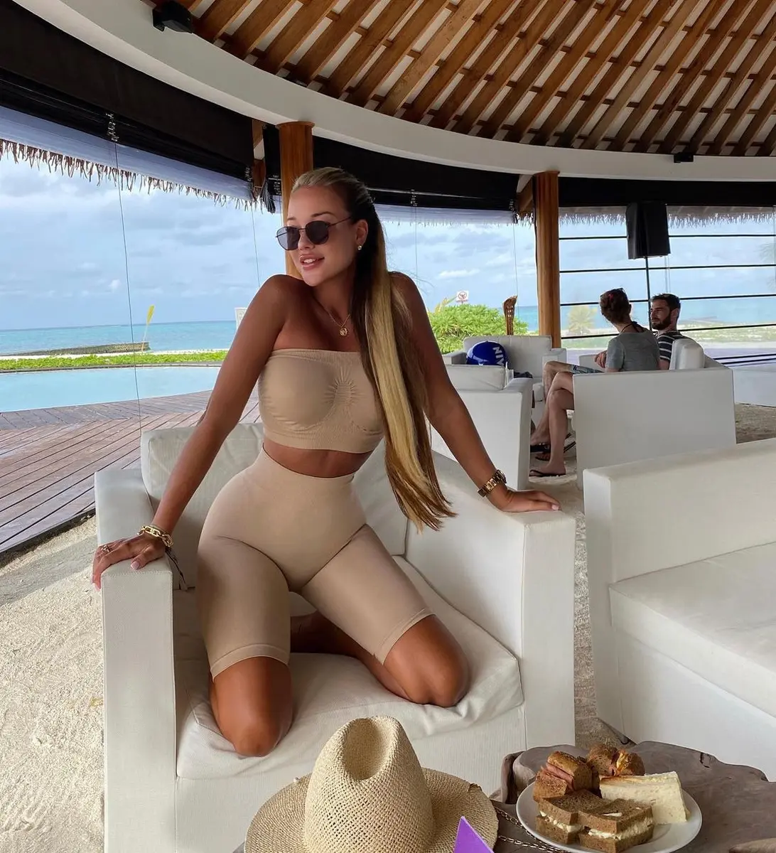 Надя эскорт в городе Москва