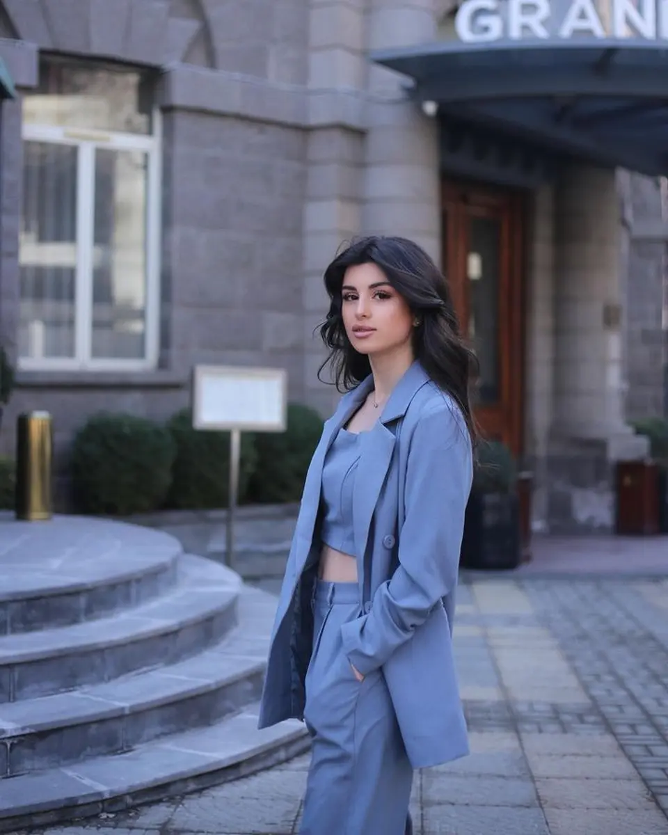 Замина эскорт в городе Москва